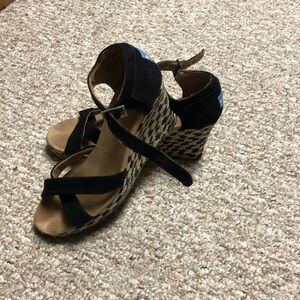 Toms Canvas Wedge Platform Sandal Size 10